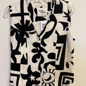 Paper Heart Black & White Button-Front Sleeveless Shirt